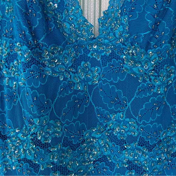 Marciano Beaded Lace Dress NWOT - Picture 8 of 17